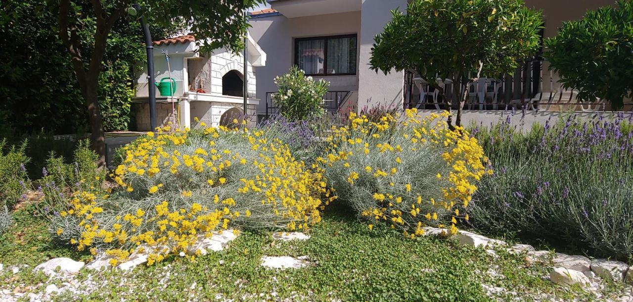 Holiday Home Ruzmarin Τρογκίρ Εξωτερικό φωτογραφία